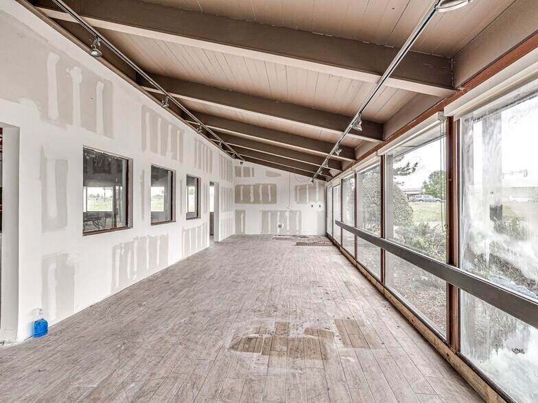 More Photos Of 4903 N Harrison St, Shawnee Restaurant For Sale