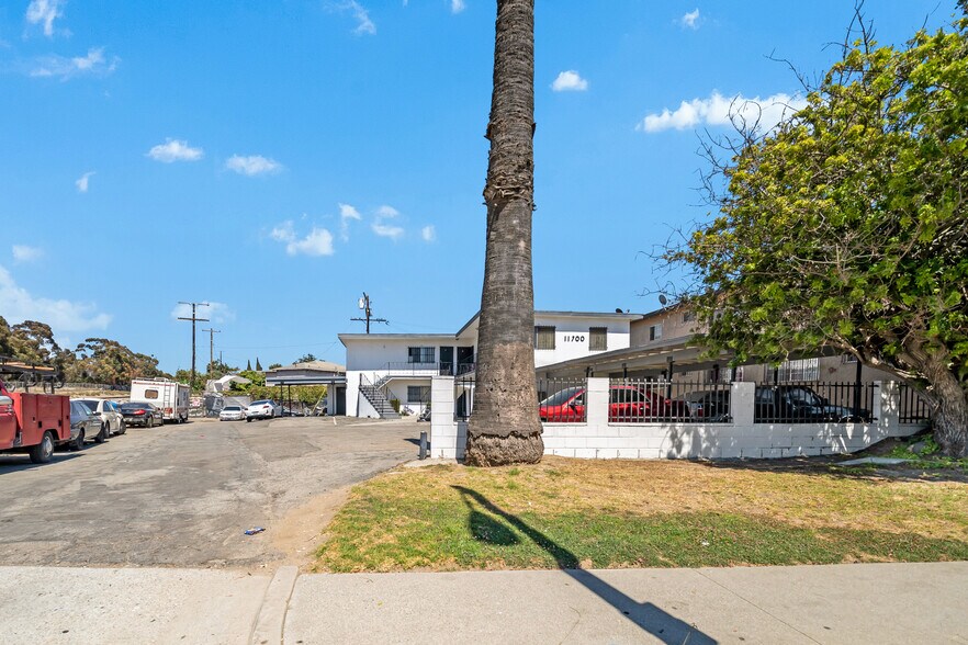 More Photos Of 11700 S Normandie Ave, Los Angeles Apartments For Sale