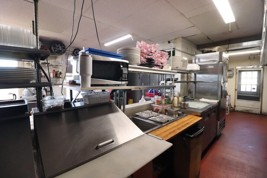 More Photos Of 7646 Lancaster Ave, Myerstown Restaurant For Sale