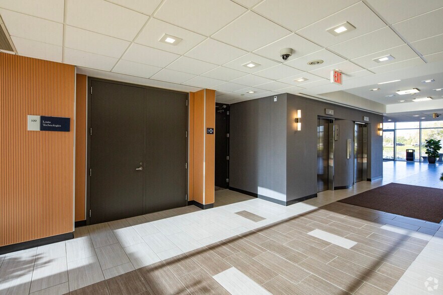 More Photos Of 3550 Buschwood Park Dr, Tampa Office For Lease