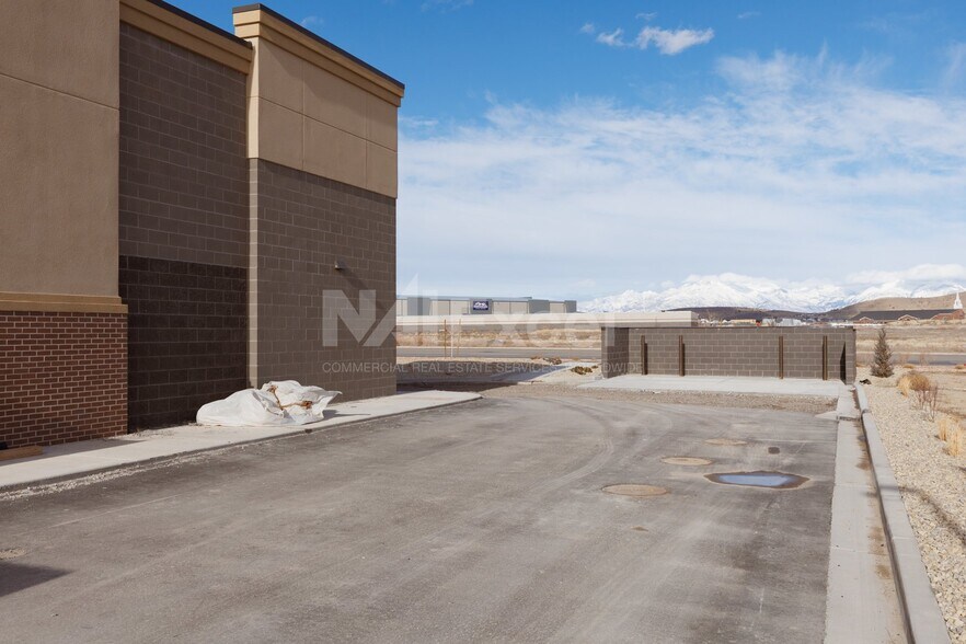 More Photos Of 5390 Beckman ln, Eagle Mountain Freestanding For Lease