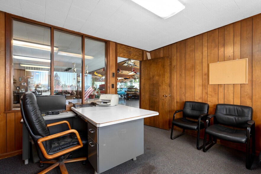 More Photos Of 1212 S Main St, Kalispell Auto Dealership For Sale