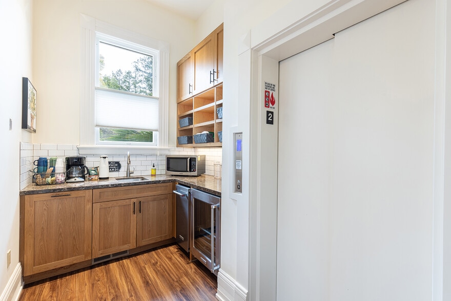 More Photos Of 423 Seminary St, Napa Specialty For Sale