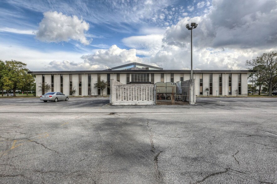 More Photos Of 1115 Gemini St, Houston Loft Creative Space For Lease