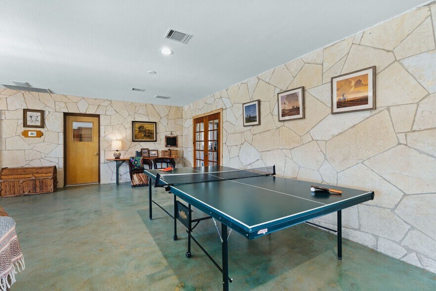 More Photos Of 5322 State Hwy 16 N, Bandera Hospitality For Sale