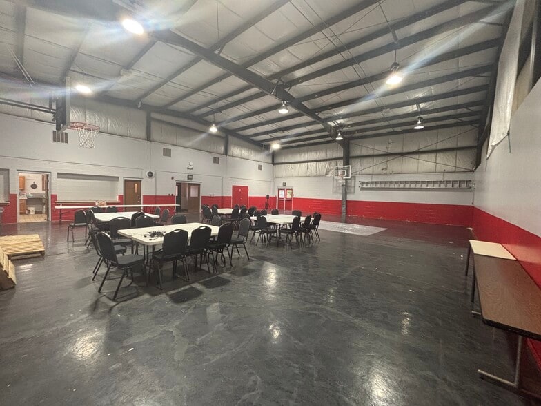 More Photos Of 961 E Maple St, Holly Religious Facility For Sale