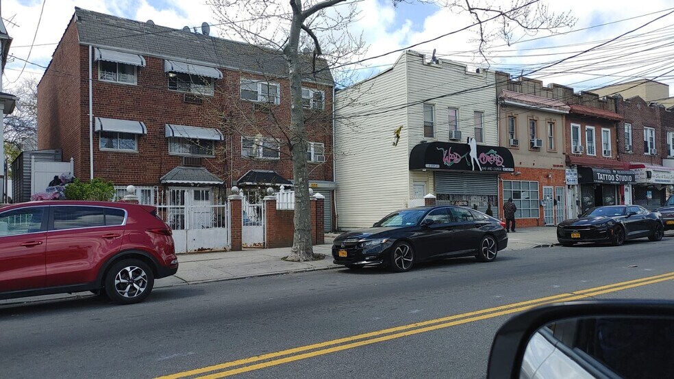 Primary Photo Of 11148A Lefferts Blvd, South Ozone Park Storefront Retail Residential For Sale