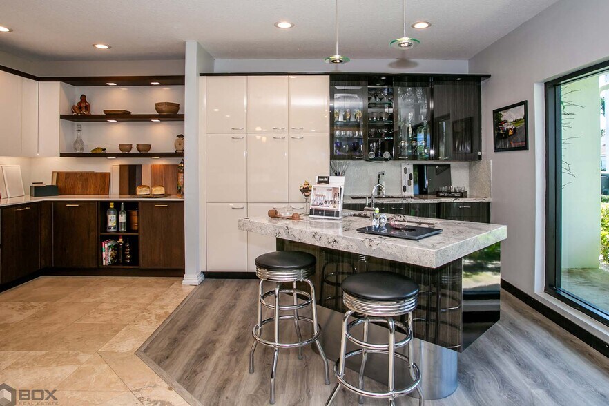 More Photos Of 3850 NW 2nd Ave, Boca Raton Showroom For Sale