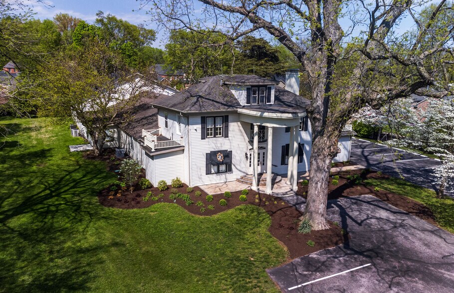 More Photos Of 10388 In-662 W, Newburgh Freestanding For Sale