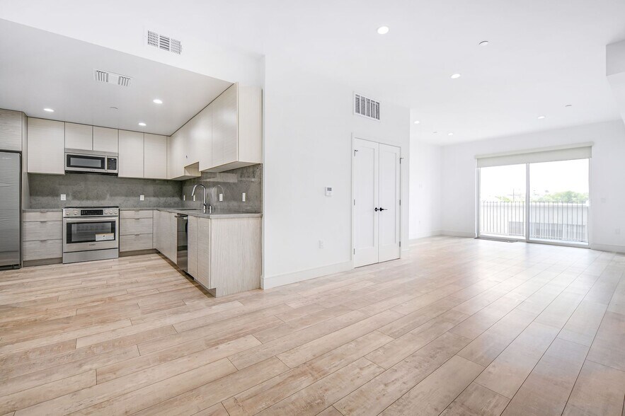More Photos Of 1946 Overland Ave, Los Angeles Apartments For Sale