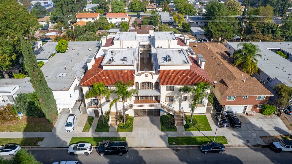 More Photos Of 17115 Chatsworth St, Granada Hills Apartments For Sale