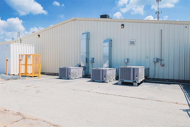 More Photos Of 114 S A St, Skiatook Warehouse For Sale