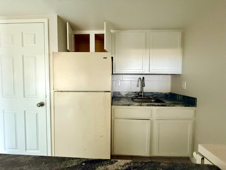 More Photos Of 911-913 Rogers Pl, Cincinnati Apartments For Sale