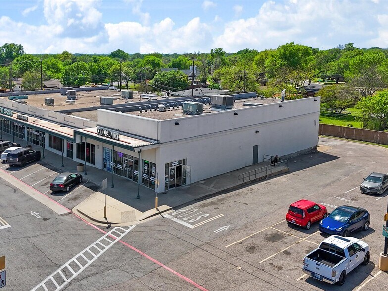 More Photos Of 2203-2215 Gus Thomasson Rd, Dallas Freestanding For Lease