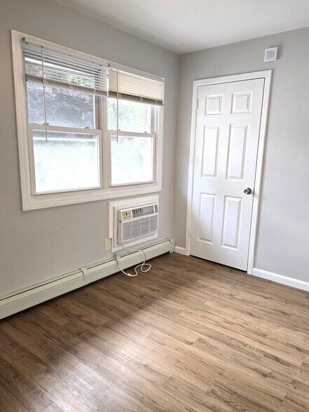 More Photos Of 275 Grand, Leonia Apartments For Sale