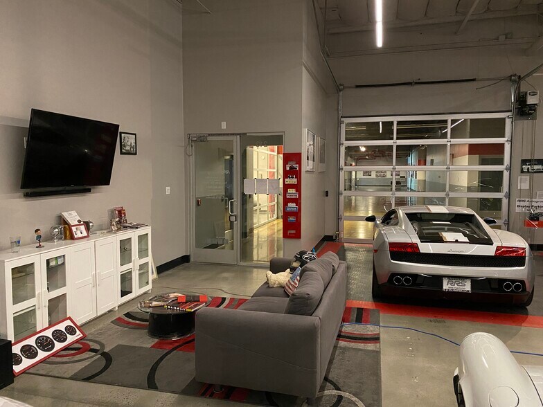 More Photos Of 521 Charcot Ave, San Jose Showroom For Sale