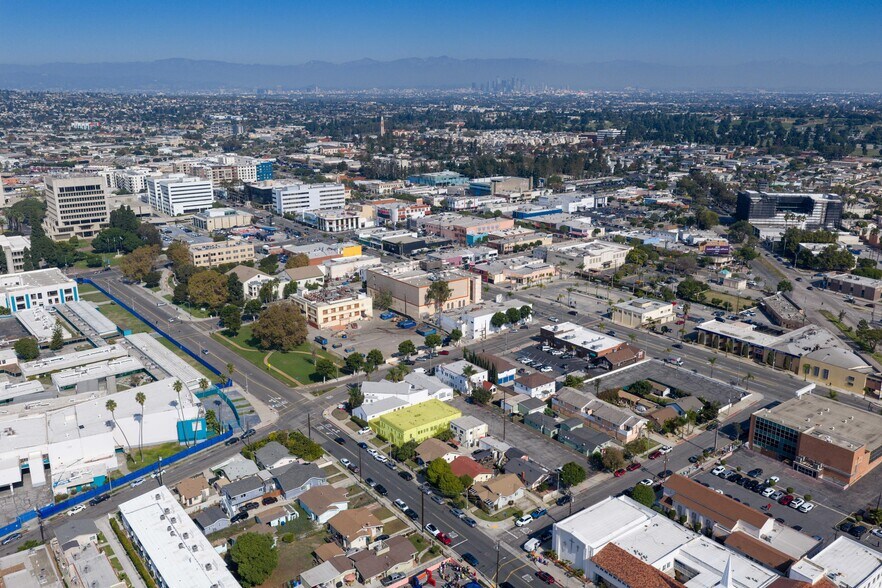 More Photos Of 406-408 S Grevillea Ave, Inglewood Apartments For Sale