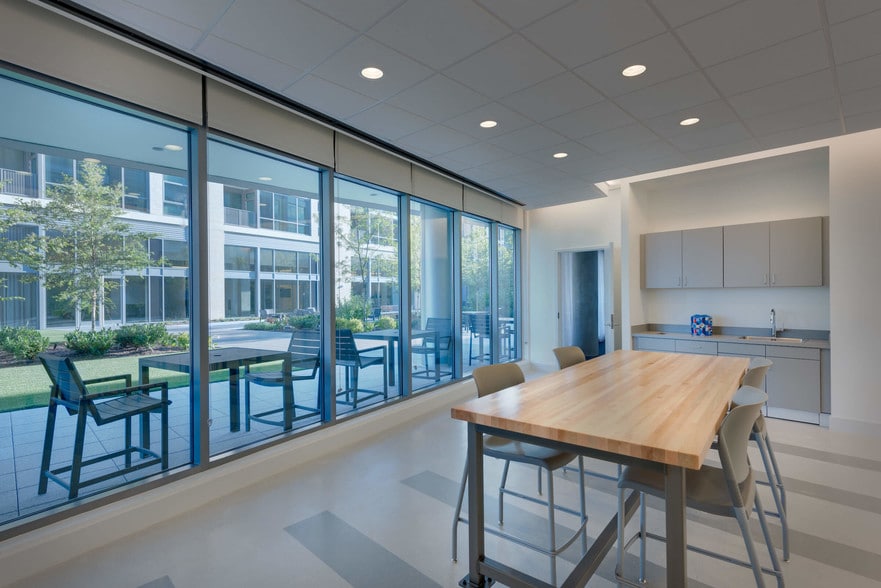 More Photos Of 5180 South Dakota Ave NE, Washington Unknown For Lease