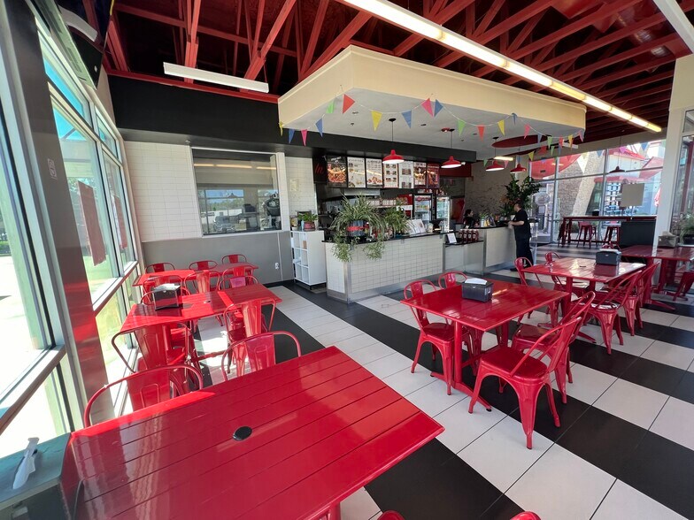 More Photos Of 7205 S Broadway Ave, Tyler Fast Food For Lease