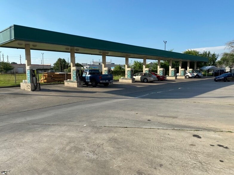 More Photos Of 1625 Cypress Station Dr, Houston Carwash For Sale