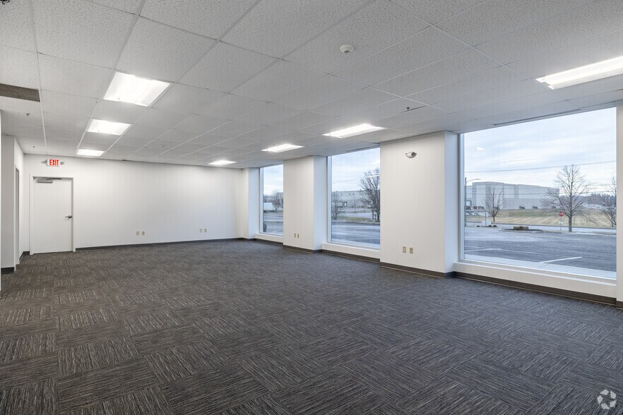 More Photos Of 1 S Shearer Dr, Carlisle Warehouse For Lease