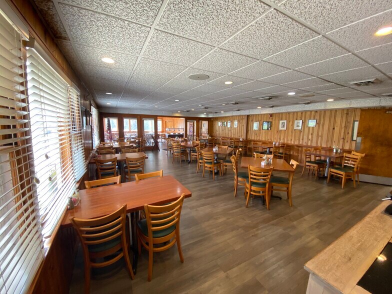 More Photos Of 74 Rowe Rd, Staunton Restaurant For Sale