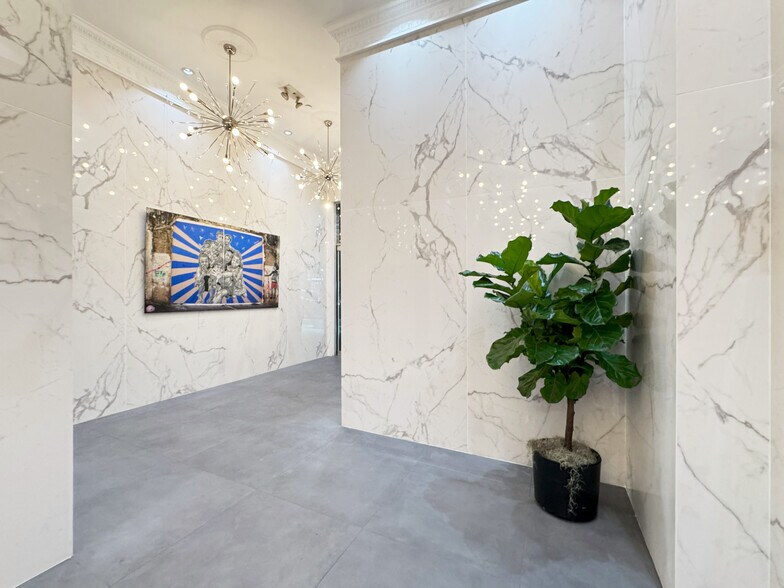 More Photos Of 29 W 38th St, New York Office For Lease