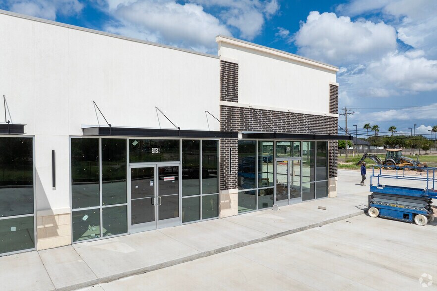 More Photos Of 4101 Pecan Blvd, McAllen General Retail For Lease