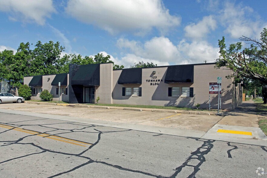 Primary Photo Of 123 E Tonhawa St, Norman Office For Lease