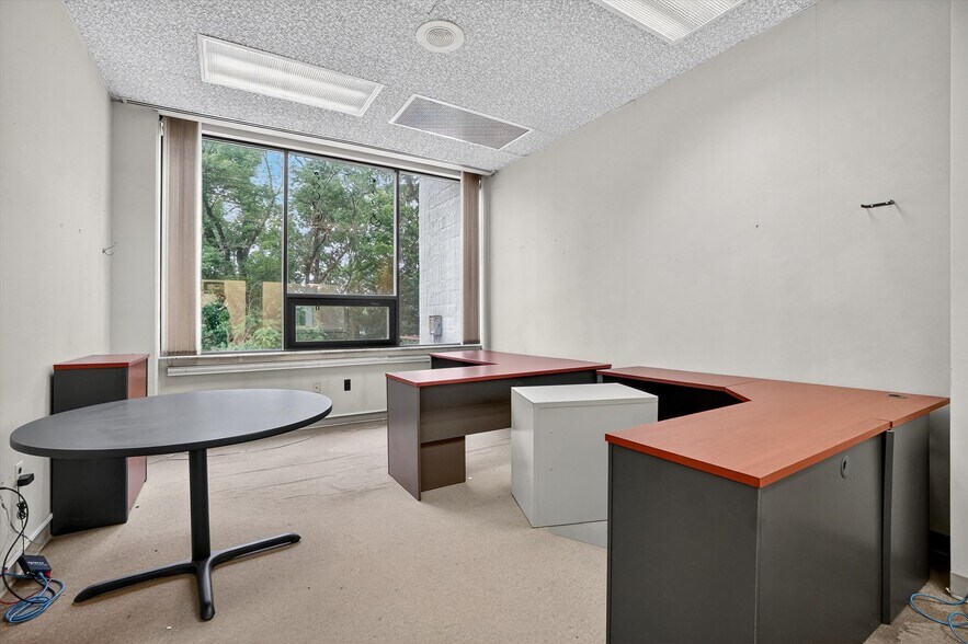 More Photos Of 74 Brookside Ave, Chester General Retail For Lease