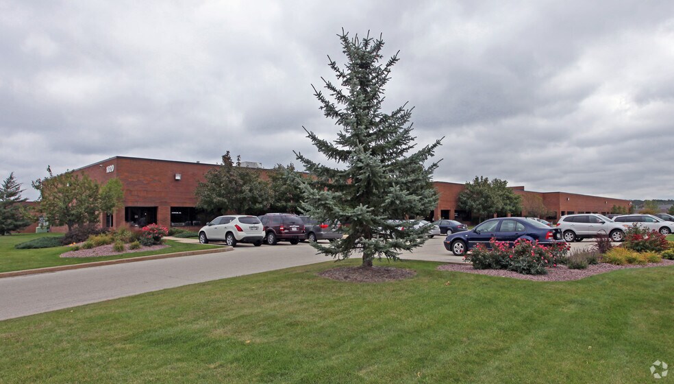 More Photos Of 1020 James Dr, Hartland Light Manufacturing For Lease