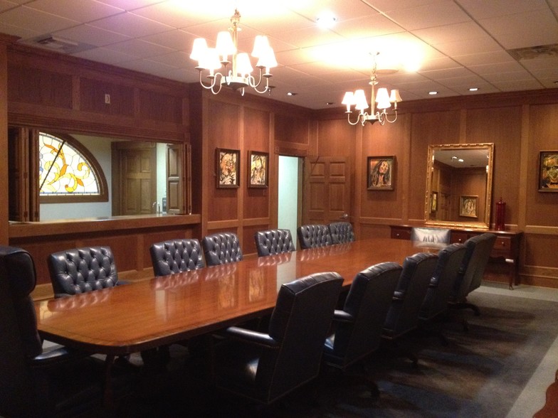 More Photos Of 800 S Lewis St, New Iberia Office For Lease
