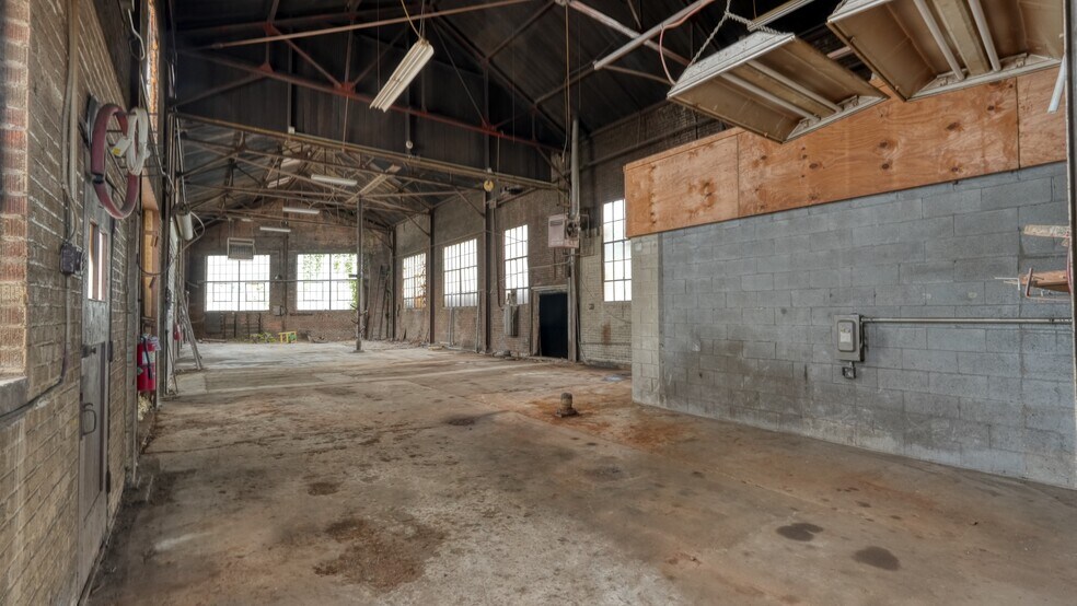 More Photos Of 120 Graham St, Zanesville Warehouse For Sale