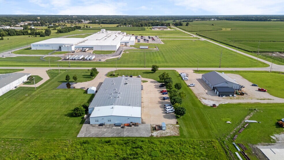 More Photos Of 900 W Miller Rd, Iola Manufacturing For Sale