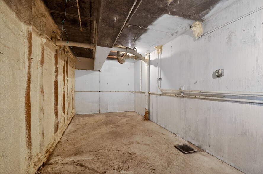 More Photos Of 2628 Orleans St, Detroit Warehouse For Sale