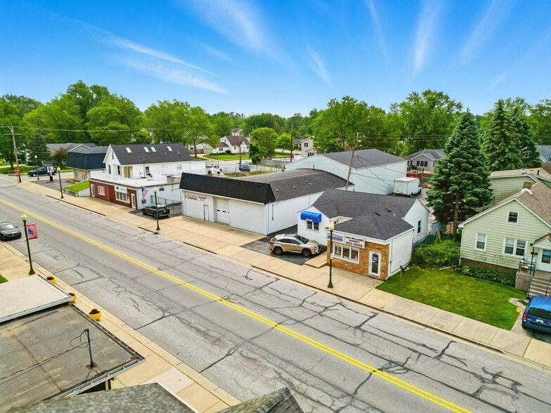 More Photos Of 137 E Joliet St, Schererville Office For Sale