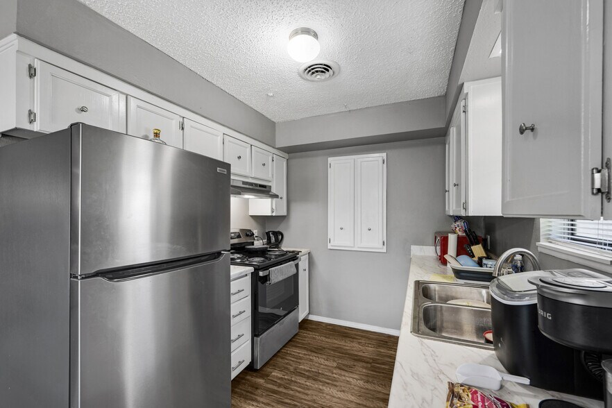 More Photos Of 3000 S 9th St, Chickasha Apartments For Sale