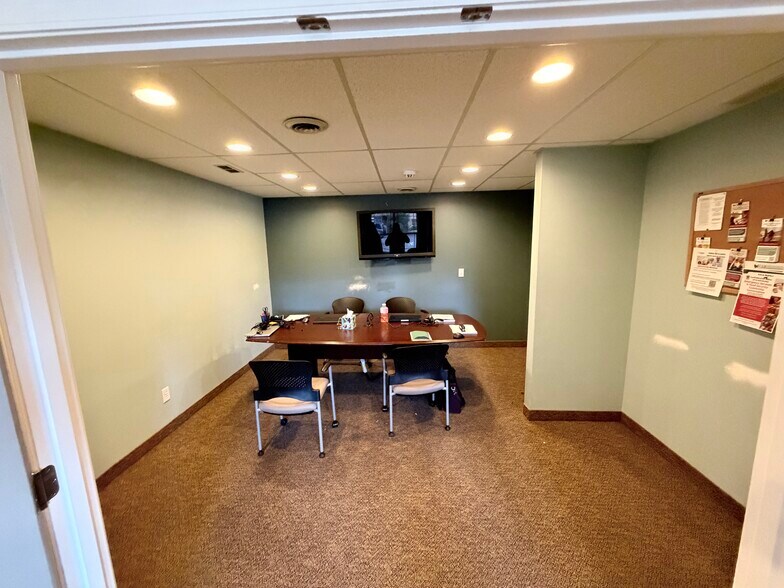 More Photos Of 950-960 Uglow Ave SE, Dallas Medical For Sale