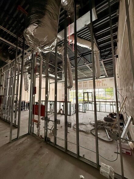 More Photos Of 5628 Circa Fishhawk Blvd, Lithia General Retail For Lease