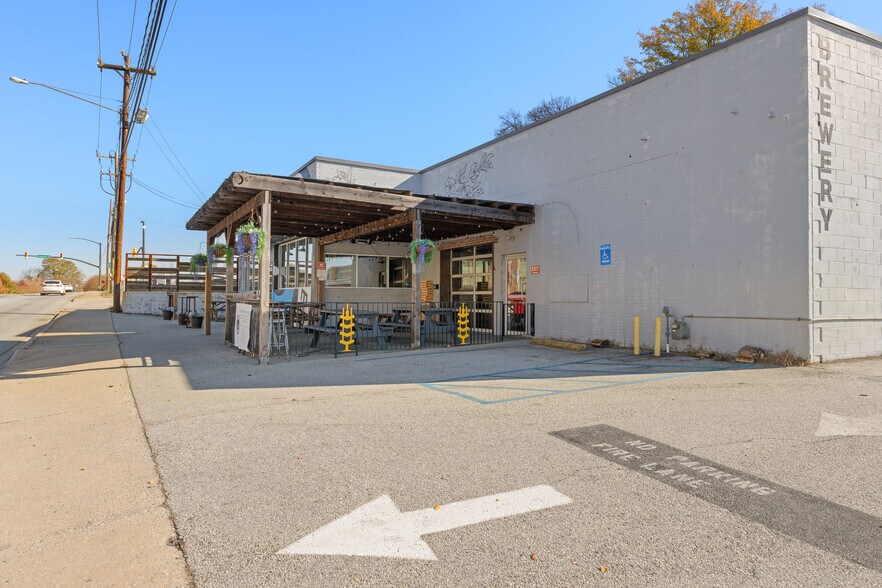 More Photos Of 197 E St John St, Spartanburg Restaurant For Lease