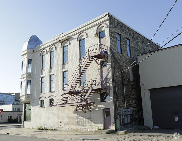 More Photos Of 333 Cesar E Chavez Ave SW, Grand Rapids Storefront Retail Office For Lease