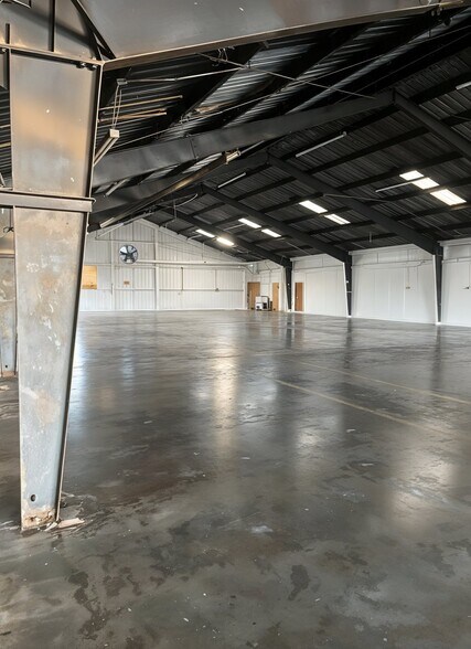 More Photos Of 1356 N Santiago St, Santa Ana Warehouse For Lease