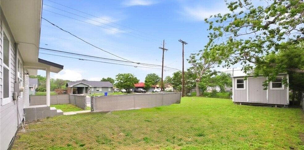 More Photos Of 4902 Weber Rd, Corpus Christi Office For Sale