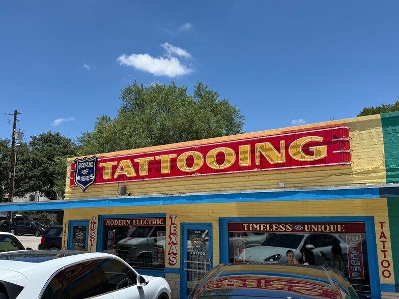 More Photos Of 2310 S Lamar Blvd, Austin Unknown For Lease