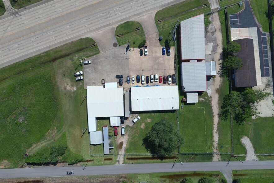 More Photos Of 22303 Highway 6, Manvel Auto Repair For Lease