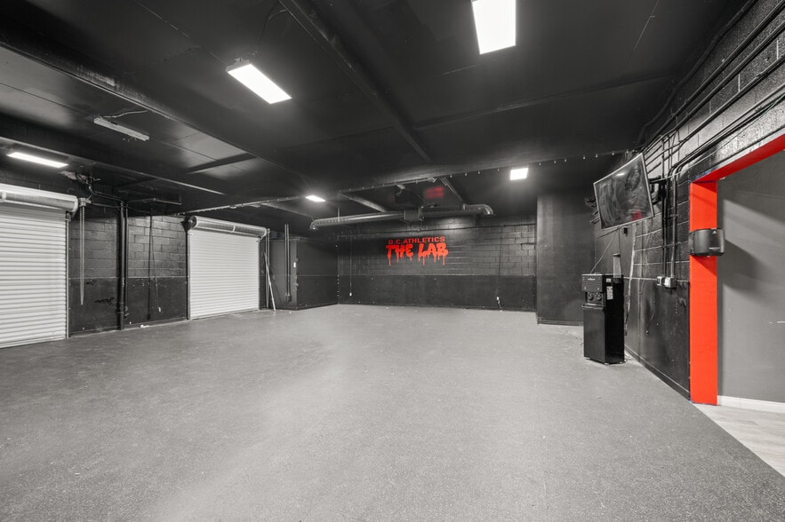 More Photos Of 8020 Ronson Rd, San Diego Warehouse For Lease