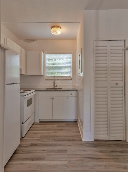 More Photos Of 1102 Sunset Point Rd, Clearwater Apartments For Sale