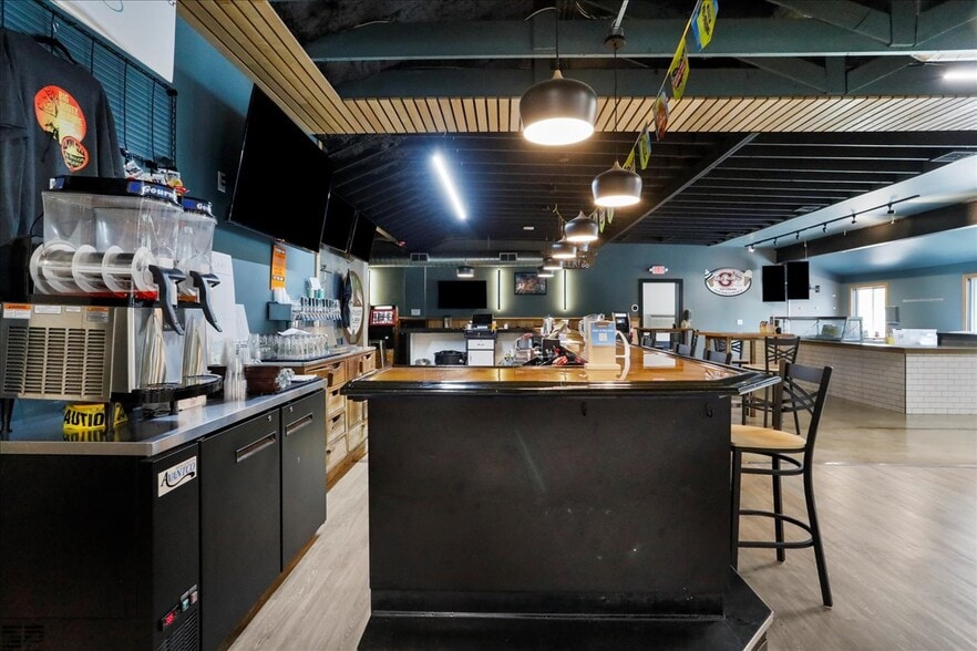 More Photos Of 985 Baltimore Pike, Gettysburg Storefront For Sale