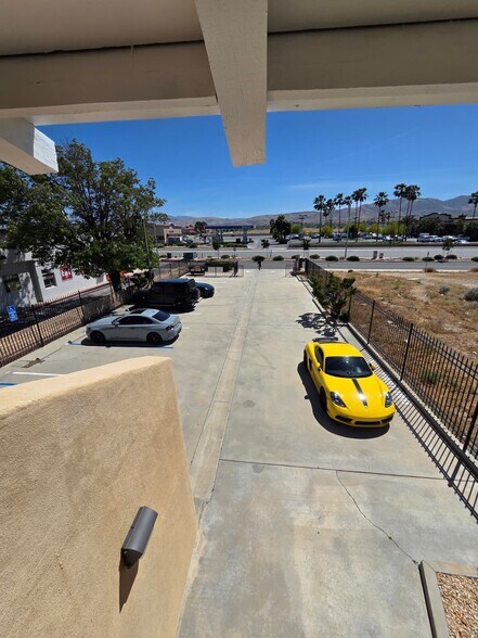 More Photos Of 465 E Palmdale Blvd, Palmdale Loft Creative Space For Lease