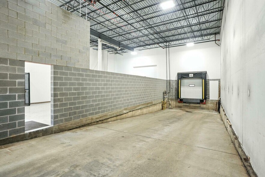 More Photos Of 8130 River Dr, Morton Grove Warehouse For Sale